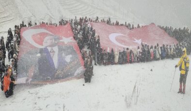 Dağcılar, Cumhuriyet tırmanışında tipiye yakalandı