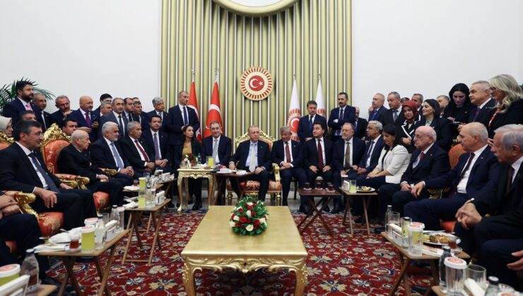 DEM Parti'den fotoğraf eleştirilerine yanıt