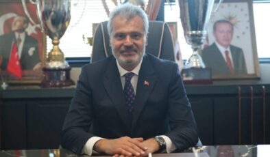 Depremzedeler konteynerde, AKP’li başkan bisiklet peşinde