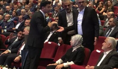 Diyarbakır’daki törende protokol krizi! DEM’li eş başkanlar salonu terk etti