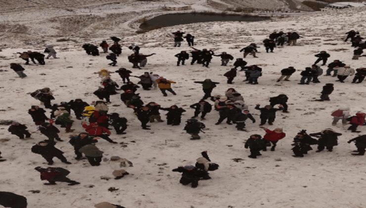 Doğu'da sıcaklıklar sıfırın altında; Palandöken'de kar sürprizi
