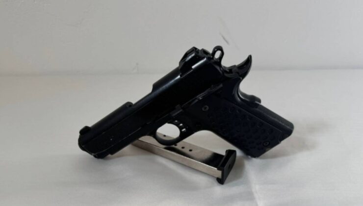 Elindeki poşette 5 ruhsatsız tabanca çıktı