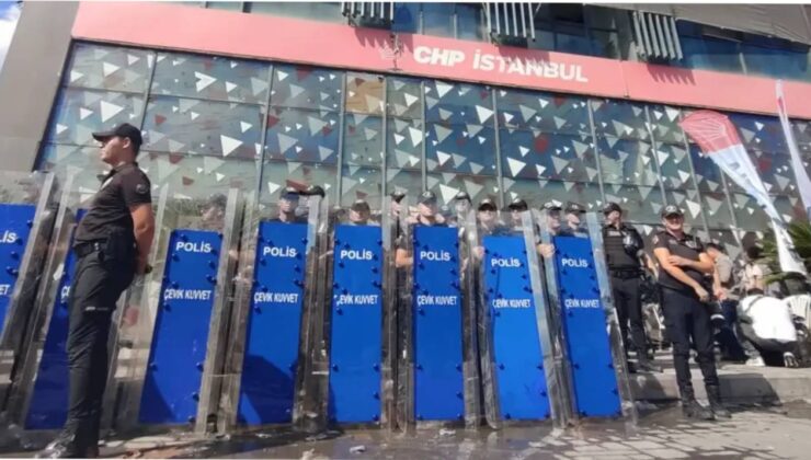 Emniyet'ten CHP İl Binası'nda biber gazı kullanımına ilişkin açıklama: 'Kanunsuz bir durum bulunmamaktadır'