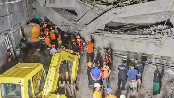 Endonezya'da yatılı okul binası çöktü: 54 öğrenci öldü
