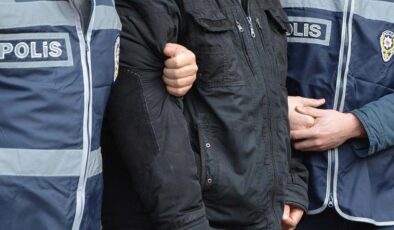 Evde kaçak kazı yapanlara suçüstü baskın!