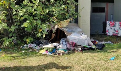 Eyüpsultan’da tramvay durağının yanında kalan bir kişi ölü bulundu