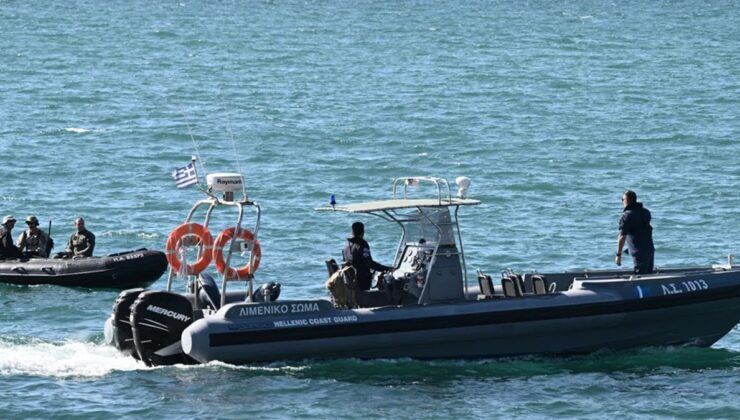 Fethiye açıklarında göçmenlerin bulunduğu lastik bot battı