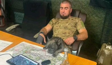 Fotoğrafa bakanlar hemen fark etti! Ukraynalı komutandan skandal hata