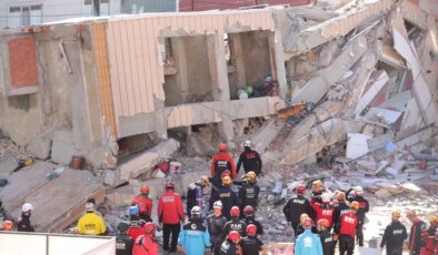 Gebze’de yıkılan binada 2 kişinin cansız bedenine ulaşıldı