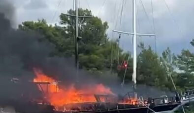 Göcek’te tekne alevlere teslim oldu