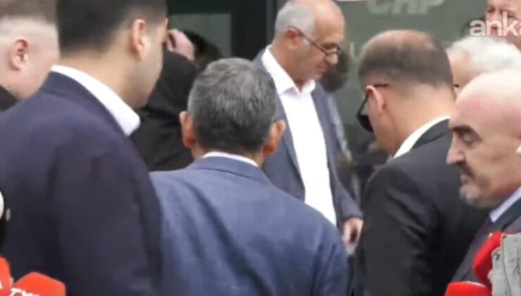 Gürsel Tekin sorusuna Özgür Özel'den dikkat çeken hareket