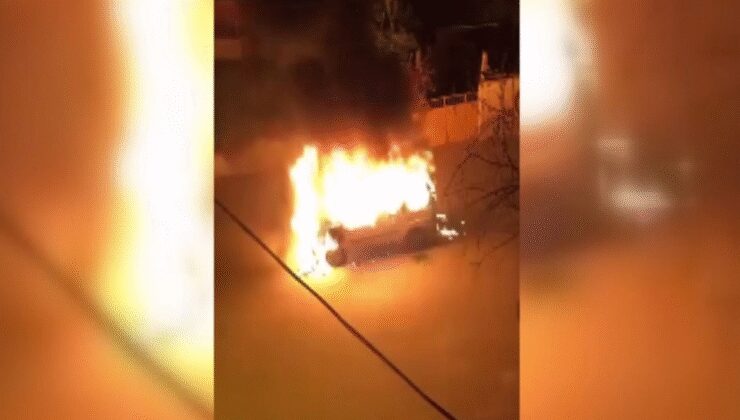 Hareket halindeki hafif ticari araç alev topuna döndü