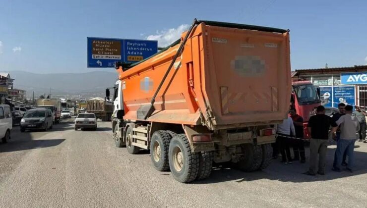 Hatay’da korkunç kaza: Yolun karşısına geçmek isterken canından oldu