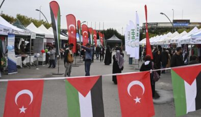 İstanbul’da AVM’lerde Gazze için hayır çarşıları kuruldu