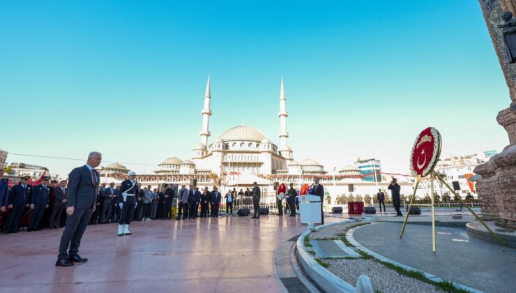 İstanbul’un Kurtuluşu Taksim'de kutlandı