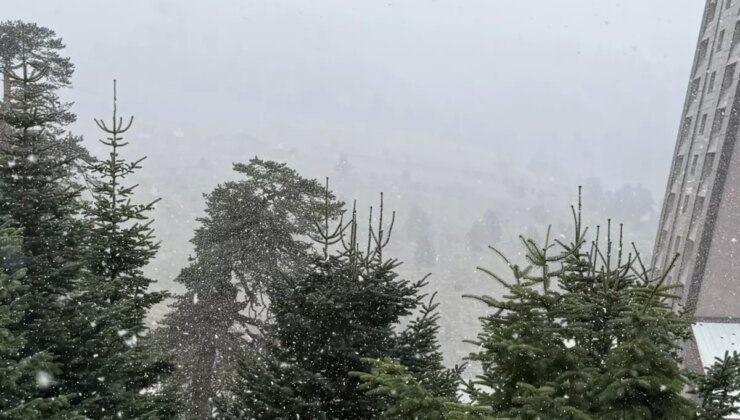 İstanbul’un yanı başına kar yağdı