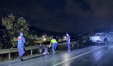 İzmir’de pikap ile elektrikli bisiklet çarpıştı! 1 ölü, 1 ağır yaralı