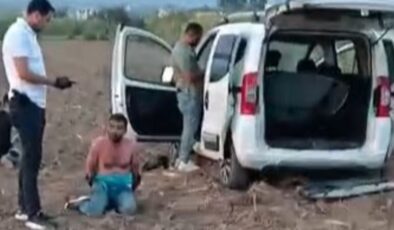 Jandarmadan kaçarken tarlada yakalandılar