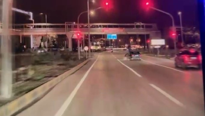 Karabük’te otomobil kırmızı ışıkta duran motosiklete çarptı: 1 yaralı