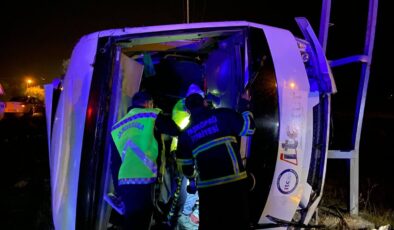 Kastamonu’da feci kaza! Tur midibüsü devrildi: 25 yaralı