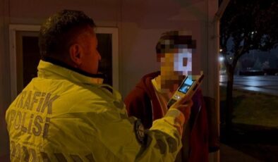 Kayseri’de kaza yapan alkollü ve ehliyetsiz sürücüden polise: ‘Beni alın bırakmayın’