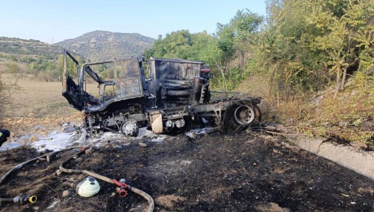 Kaza yapan TIR küle döndü!