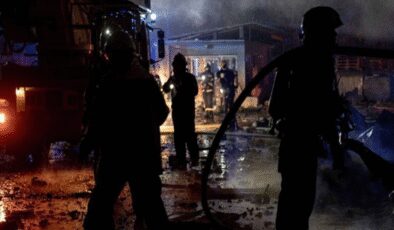 Kiev'e düzenlenen hava saldırısında 3 kişi öldü, 29 kişi yaralandı