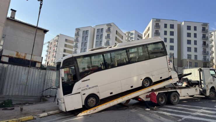 Kocaeli’de korkutan kaza: 3’ü polis 7 kişi yaralandı!