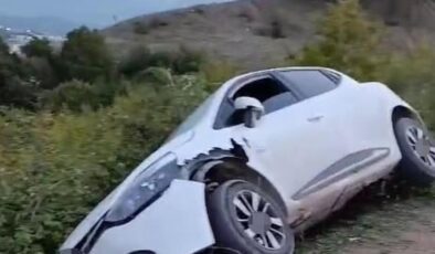 Kontrolden çıkan otomobil uçurumun eşiğinde durdu!