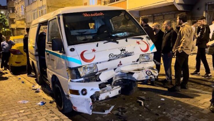 Küçükçekmece’de kaygan yolda kaza! İki kişi yaralandı