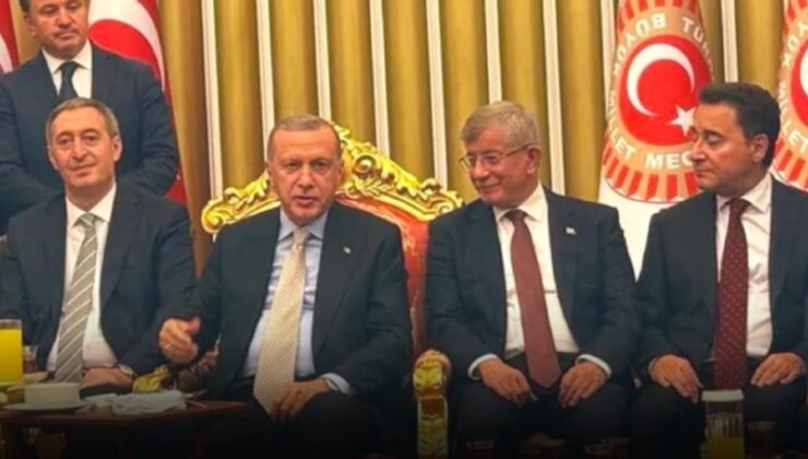 Liderler CHP hariç yan yana: Davutoğlu'nun dikkat çeken neşesi
