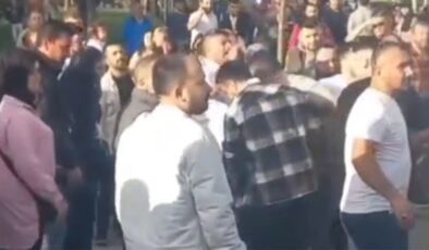 Liseli kızları taciz etti, esnafın gazabına uğradı! O sapık tutuklandı