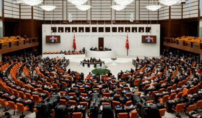 Lübnan tezkeresi Meclis'te kabul edildi