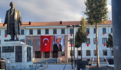 Malatya’da skandal olay… Cumhuriyetin 102. yılında Atatürk'e yer yok!