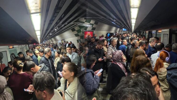 Marmaray'ın Sirkeci istasyonunda arıza! Vatandaşlar mahsur kaldı