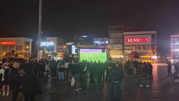 Saadet Partisi Evsahipliğinde,Milli Maç Coşkusu Esenyurt’ta yaşandı