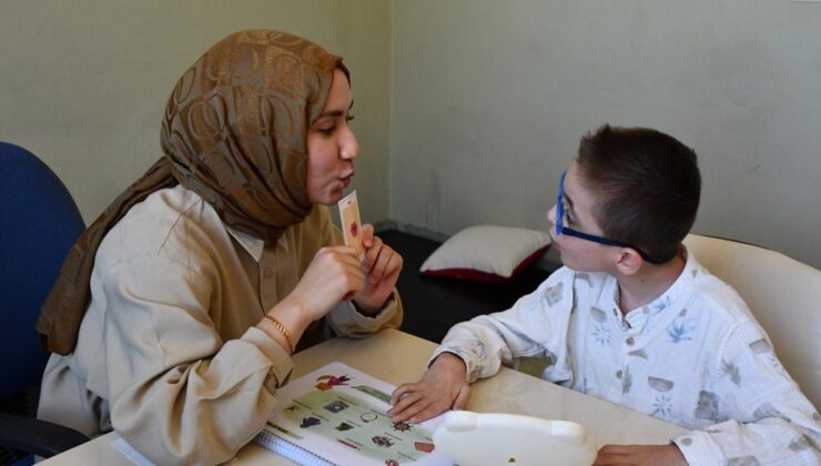 Öğretmenliği bıraktı, kendisini Serebral Palsili oğluna adadı