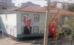 Okullara Erdoğan fotoğrafının asılmasına tepki