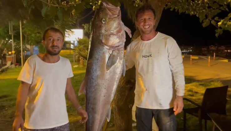 Oltaya gelen 60 kiloluk balığın geliri kimsesiz çocuklara verildi