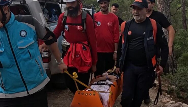 Ormanda ayağı kırılan turisti AFAD kurtardı