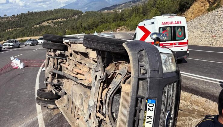 Osmaniye’de devrilen minibüsteki 13 kişi yaralandı