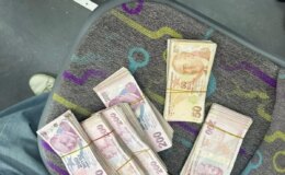 Otobüs şoförü koltukta içinde 103 bin lira olan poşeti görünce şoke oldu
