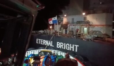 Panama bayraklı kuru yük gemisi Çanakkale Boğazı'nda arızalandı