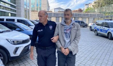 Polis komşusunun merdiven boşluğundaki eşyalarını çalan şüpheliye gözaltı