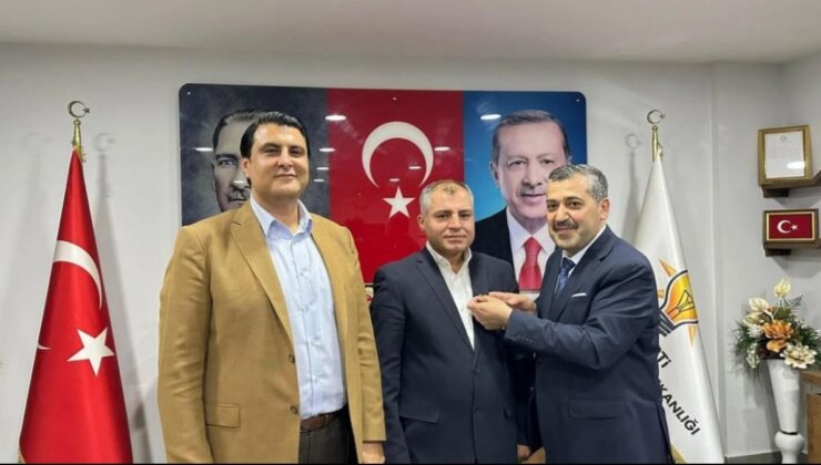 Sandığın iradesi rozet töreninde eriyor