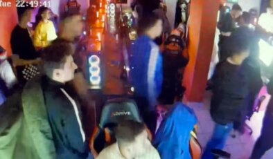 Sındırgı’daki deprem güvenlik kamerasına yansıdı
