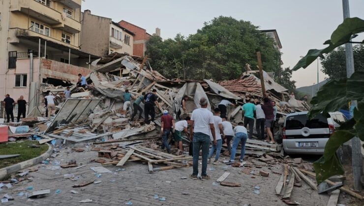 Sındırgı'da 127 bağımsız bölüm ağır hasarlı
