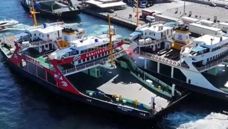 Sirkeci’de feribot iskeleye çarptı