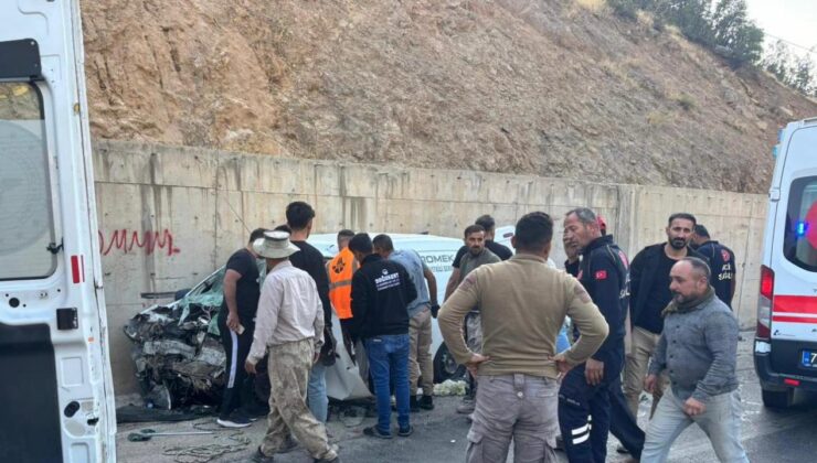 Şırnak’ta yolcu minibüsü ile hafif ticari araç çarpıştı! 2’si ağır çok sayıda yaralı var