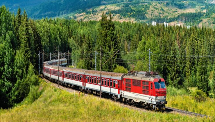 Slovakya’da tren kazası: 66 kişi yaralandı
